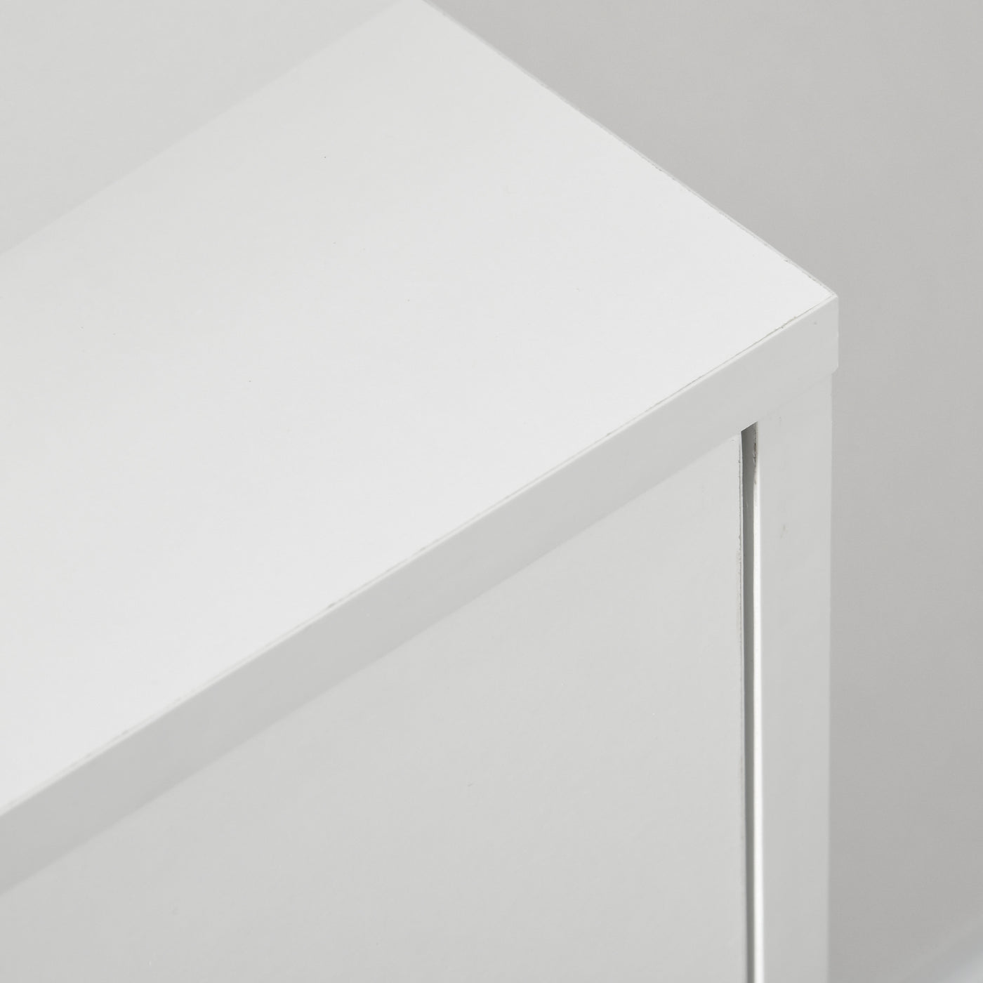 White Dresser for Bedroom with 3 Drawers, Morden Chest of Drawers with Solid Wood Legs and Handles, Storage Organizer for Living Room, White