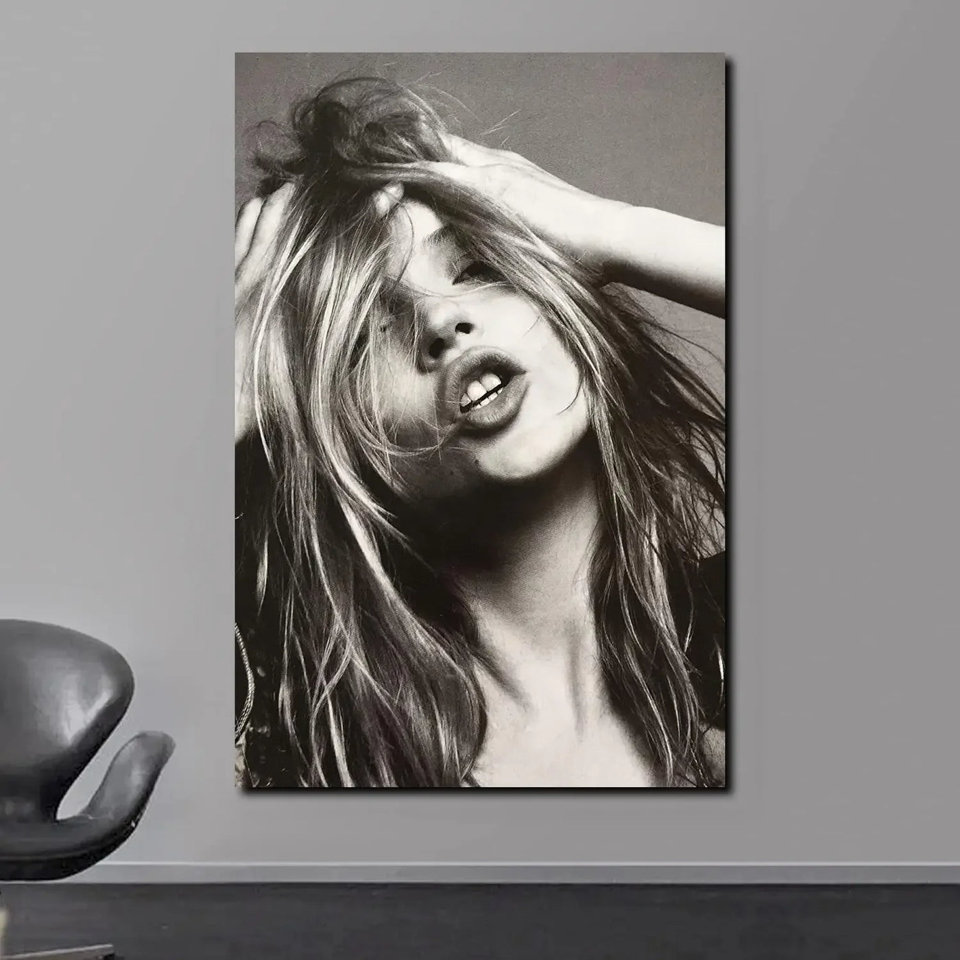 Scandinavian Simple Wall Art Sexy Supermodel Kate Moss HD Canvas Poster Print for Home Bedroom Living Room Decoration Gifts