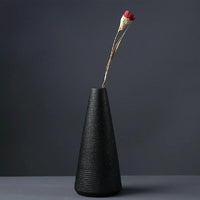 Ceramic small vase, home decoration handicraft desktop decoration, black small vase simple Japanese decoration