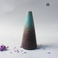 Ceramic small vase, home decoration handicraft desktop decoration, black small vase simple Japanese decoration
