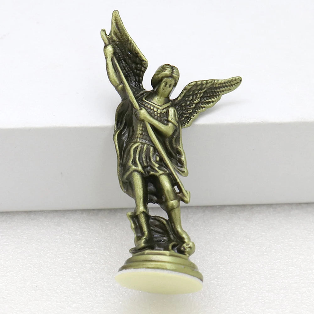 Christian Saint Michael FigurineThe Archangel Defeating Satan Guardian Statues Zinc Alloy Ctafts For Home Room Tabletop Desktop