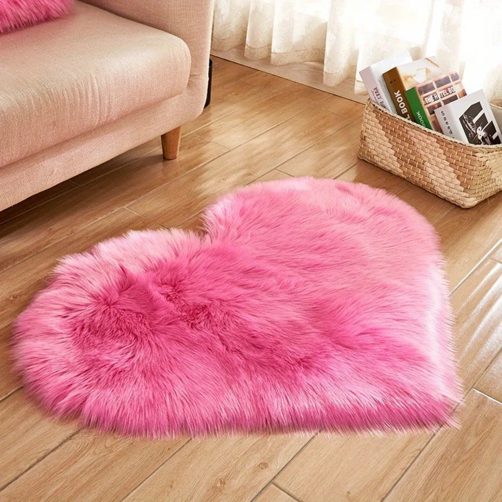 1pc Valentine'S Day Small Heart-Shaped Plush Area Rug Soft Indoor Carpet for Living Room Bedroom Cozy Home Decor New Year'S Gift
