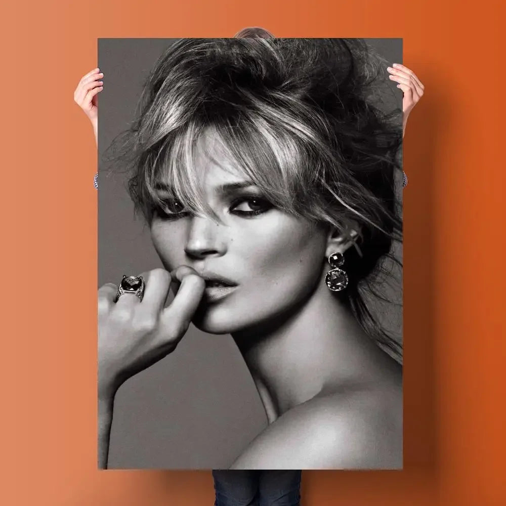 Scandinavian Simple Wall Art Sexy Supermodel Kate Moss HD Canvas Poster Print for Home Bedroom Living Room Decoration Gifts